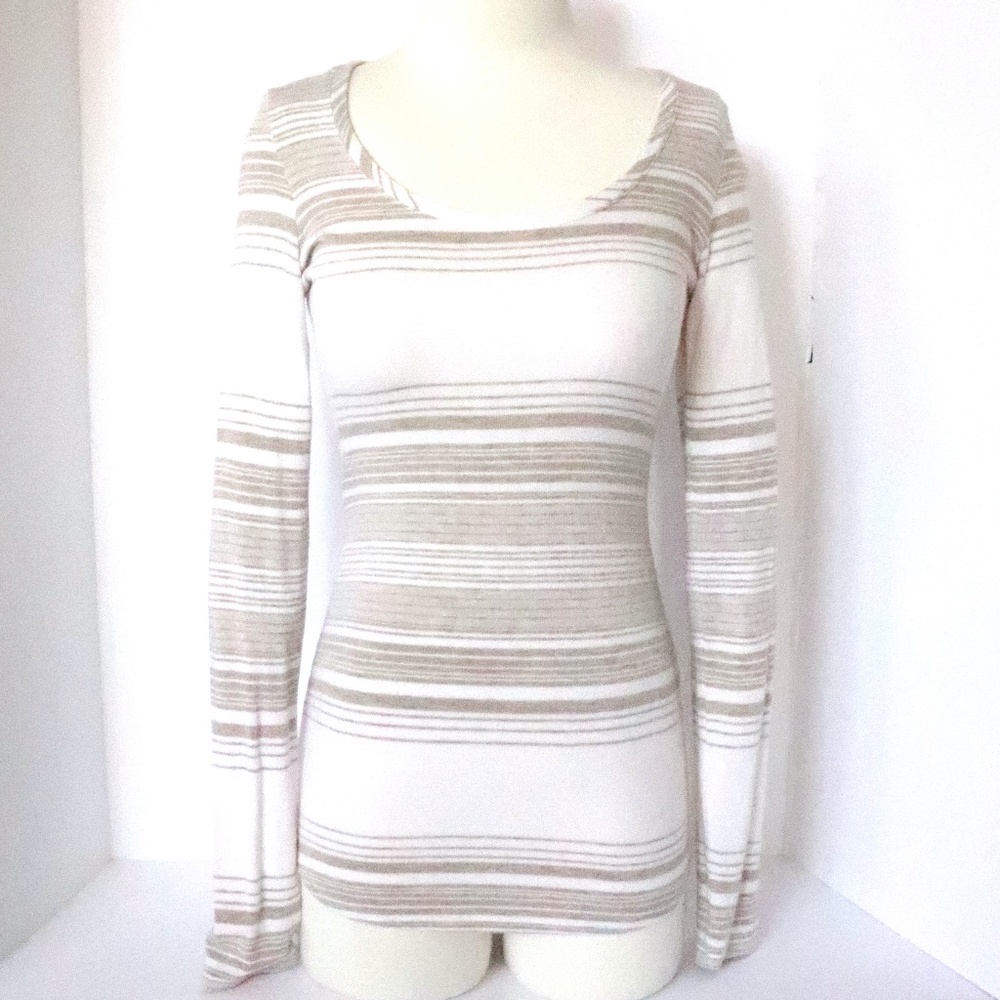 Soft stretchy scoop neck long sleeve knit sweater